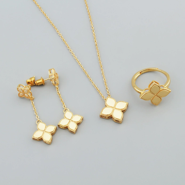 New Clover Naked Necklace Jewelry Three Piece Set