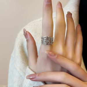 Sterling silver retro hollow flower ring